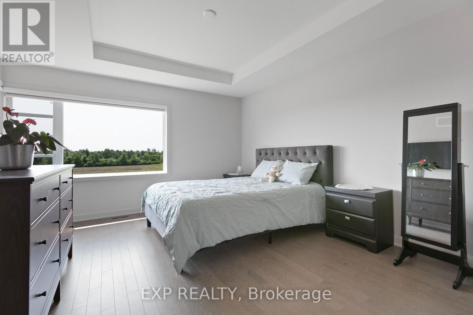 244 SHUTTLEWORTH DRIVE Image 28