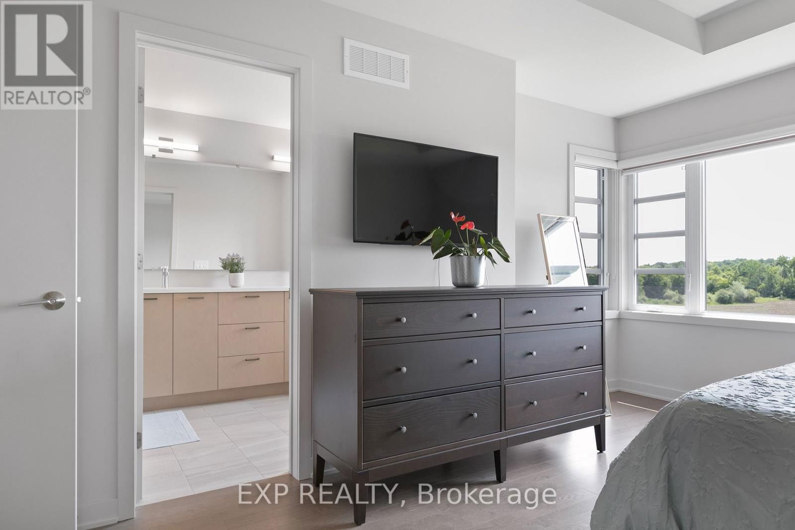 244 SHUTTLEWORTH DRIVE Image 30