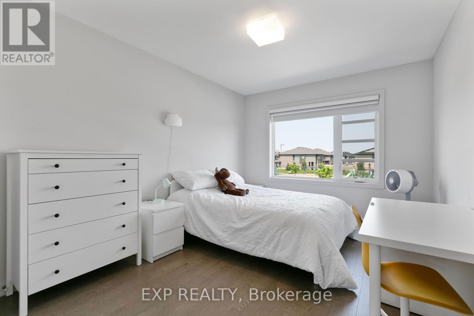 244 SHUTTLEWORTH DRIVE Image 34