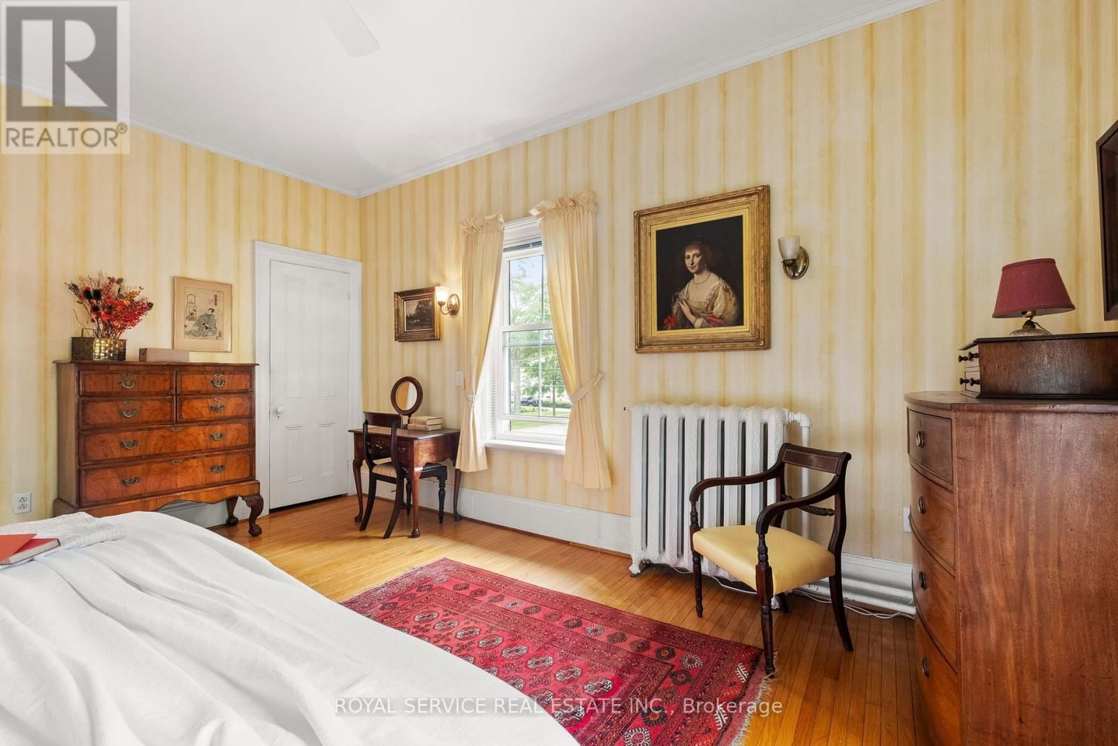 303 HENRY STREET Image 16