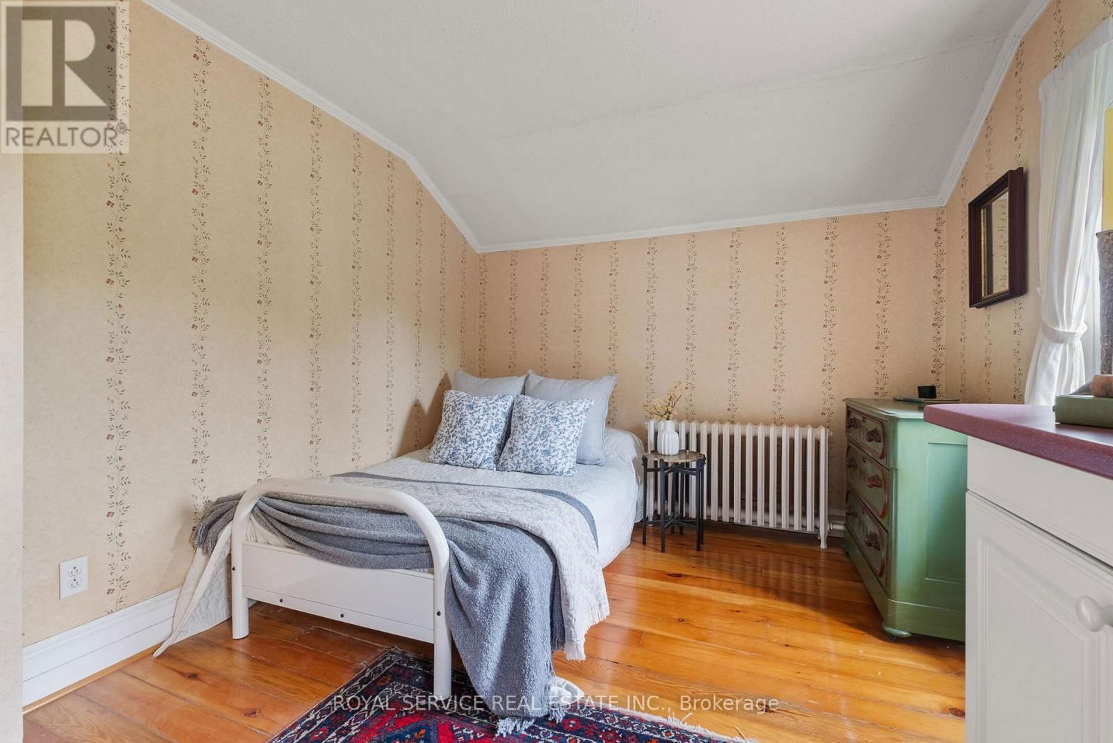 303 HENRY STREET Image 21