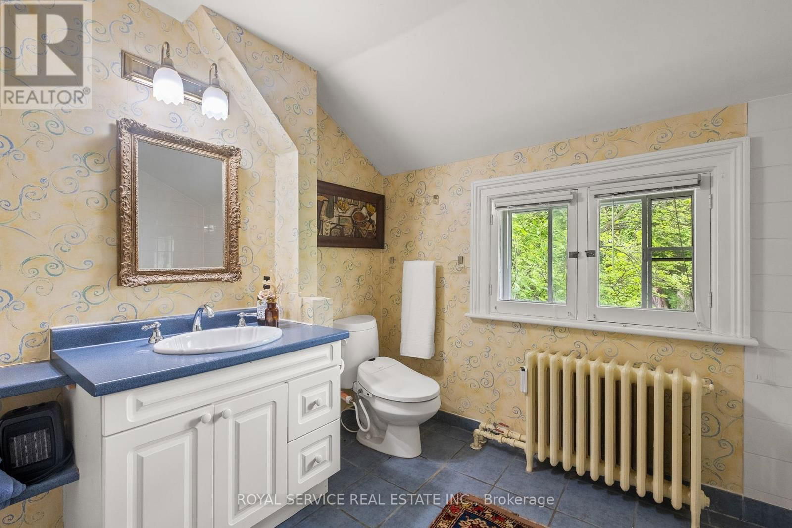 303 HENRY STREET Image 23
