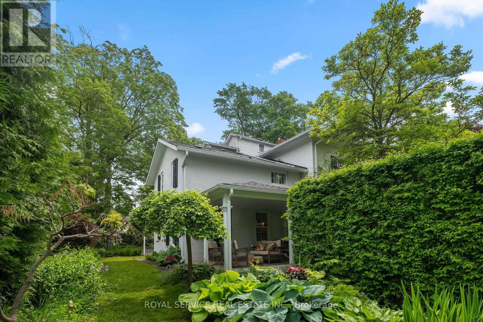 303 HENRY STREET Image 26