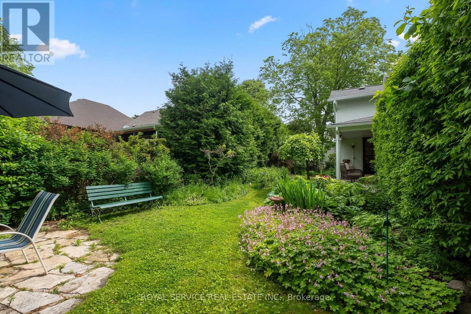 303 HENRY STREET Image 27