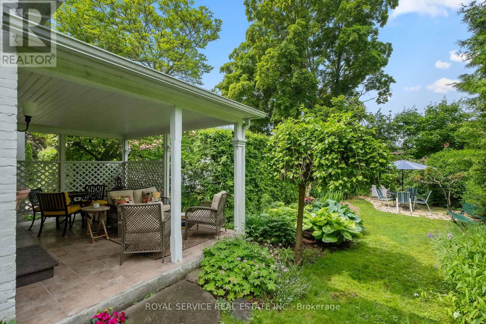 303 HENRY STREET Image 29