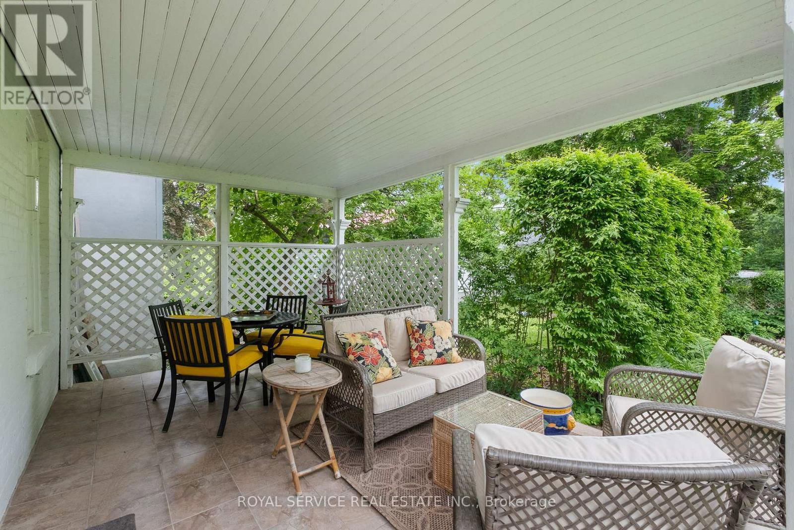 303 HENRY STREET Image 30