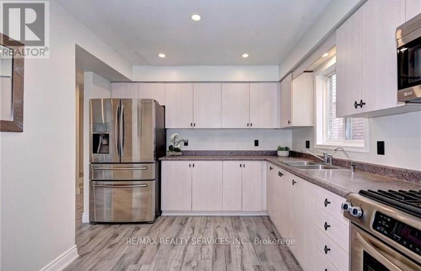 108 SWEENEY CRESCENT Image 6