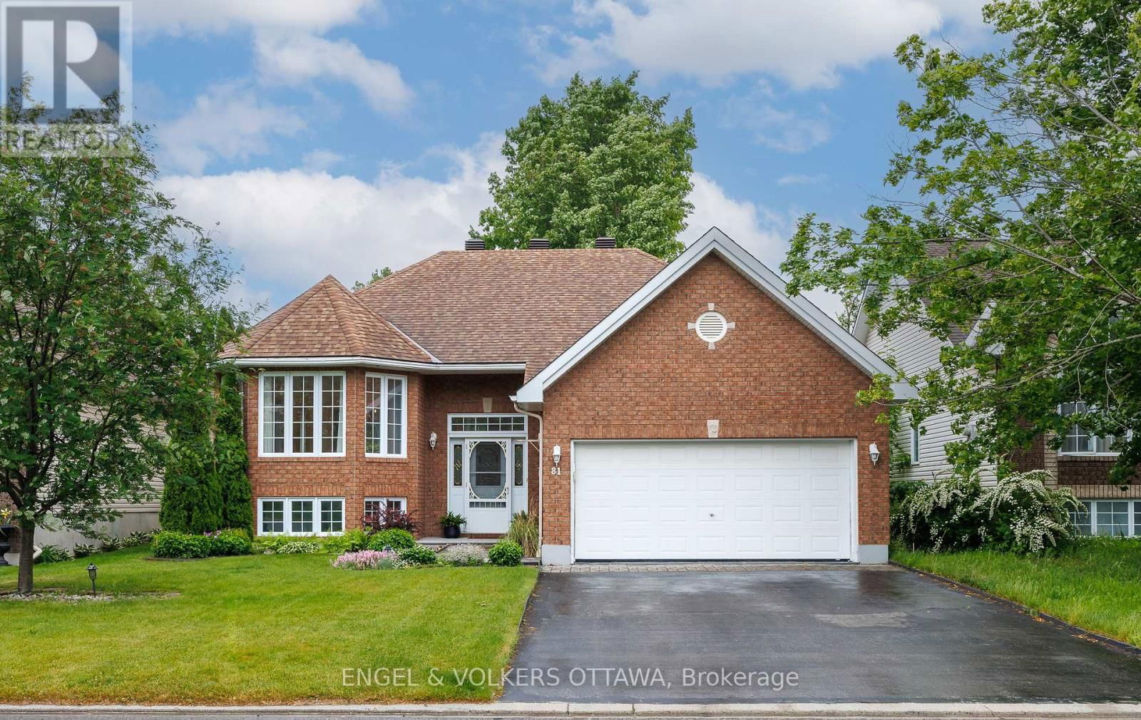 81 LLOYDALEX CRESCENT Image 1