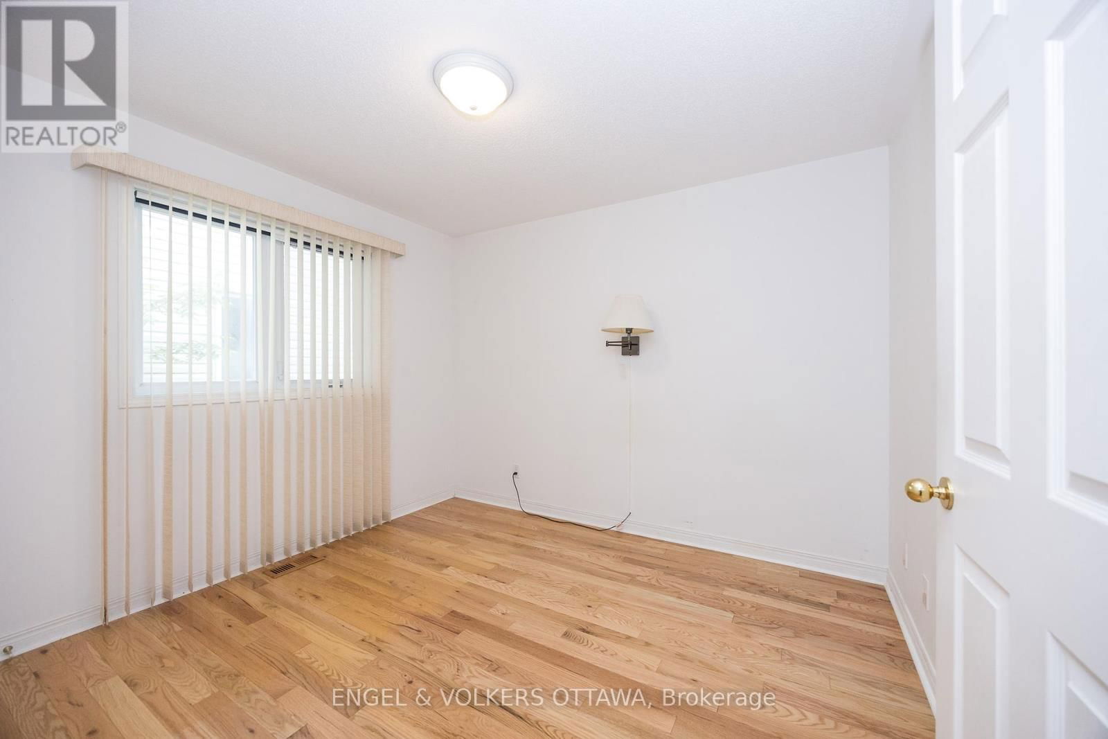 81 LLOYDALEX CRESCENT Image 18