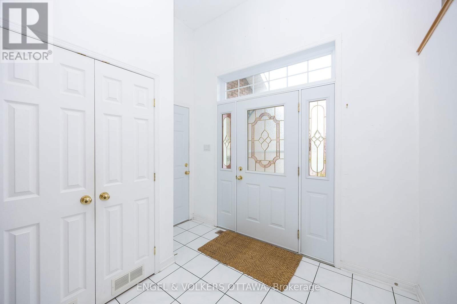 81 LLOYDALEX CRESCENT Image 3