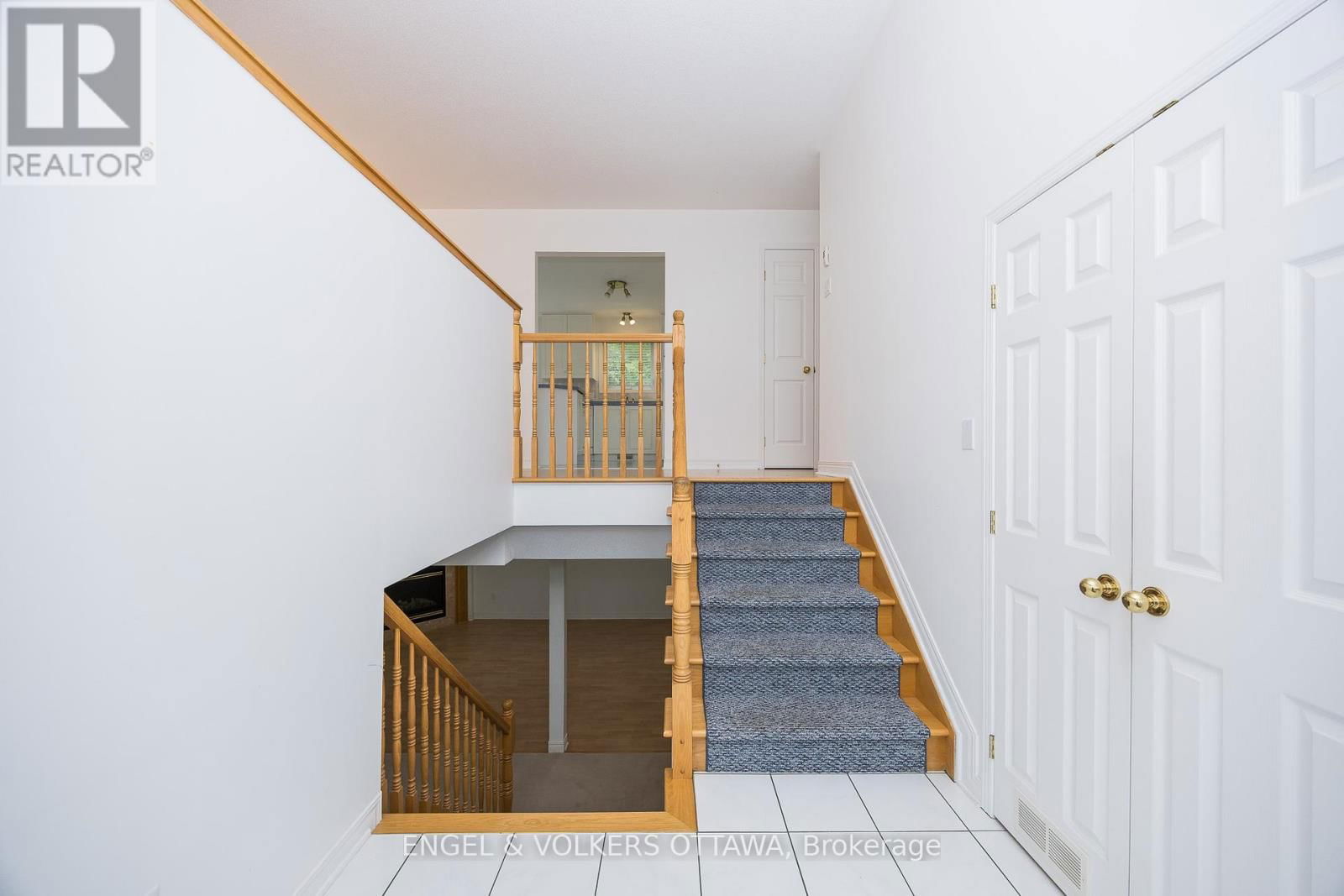 81 LLOYDALEX CRESCENT Image 4