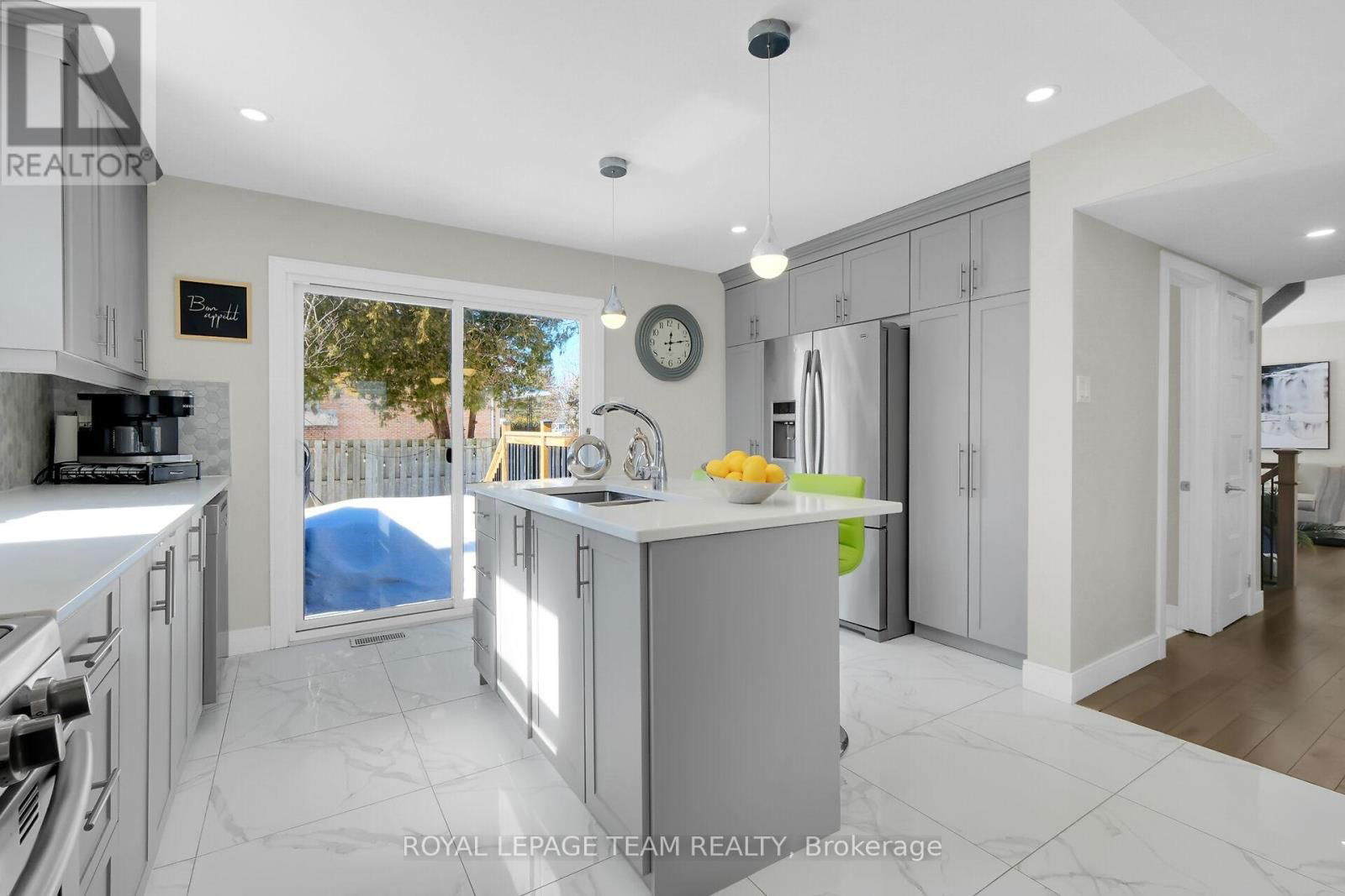 1107 NORMANDY CRESCENT Image 12