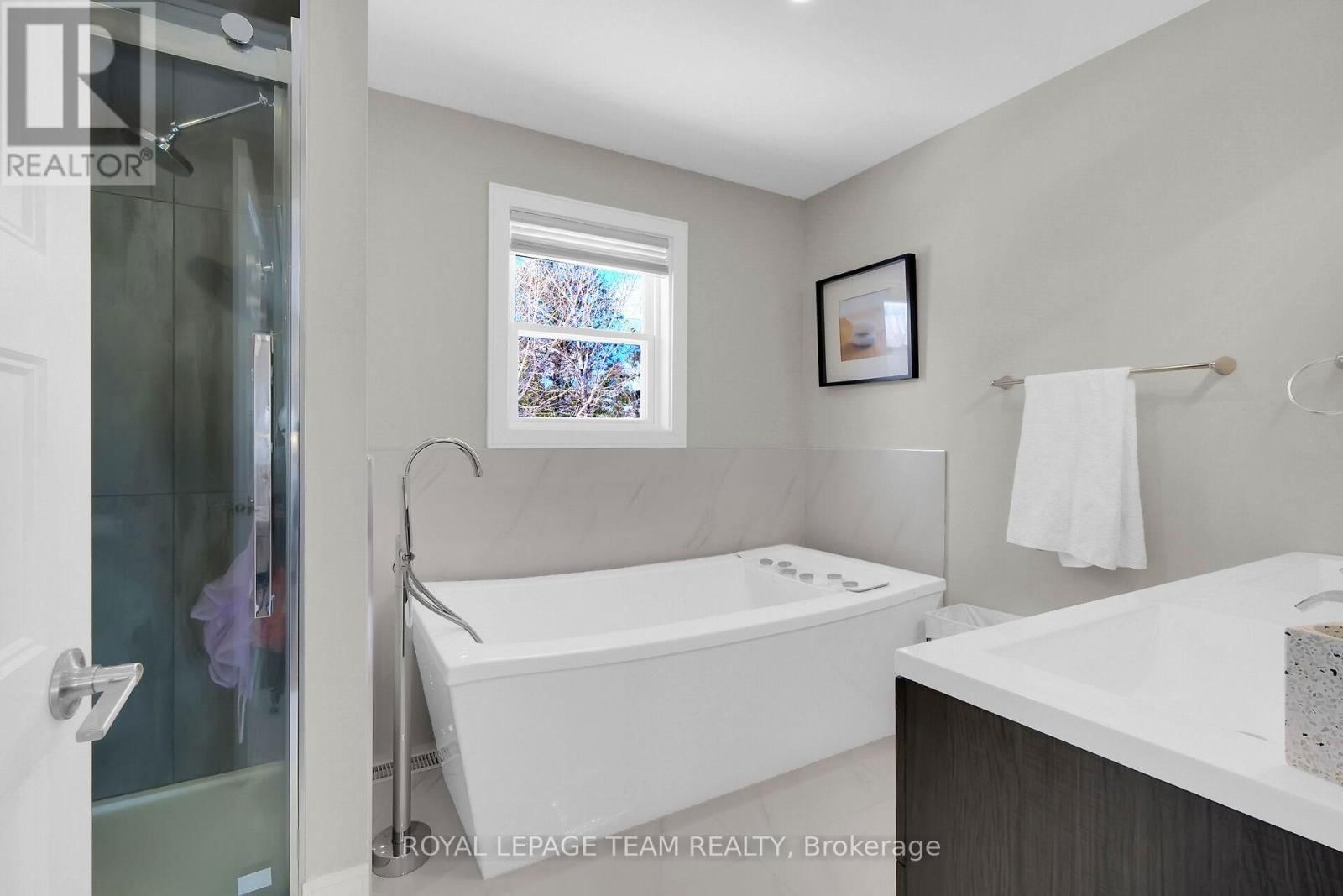 1107 NORMANDY CRESCENT Image 20