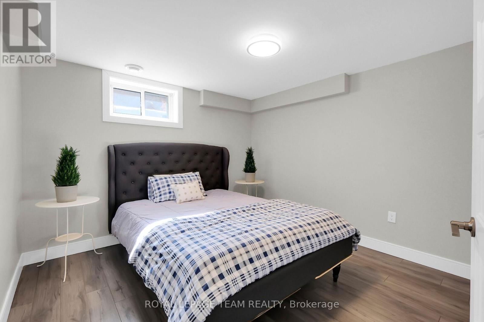 1107 NORMANDY CRESCENT Image 34