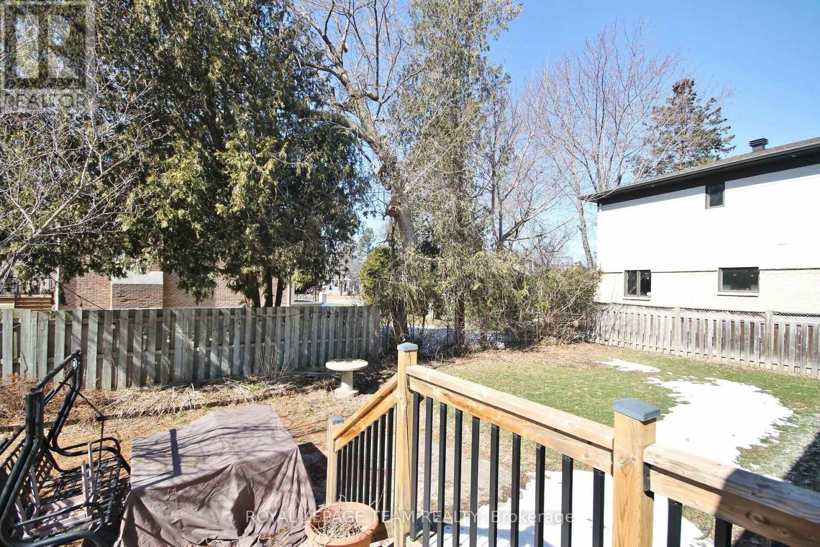 1107 NORMANDY CRESCENT Image 37