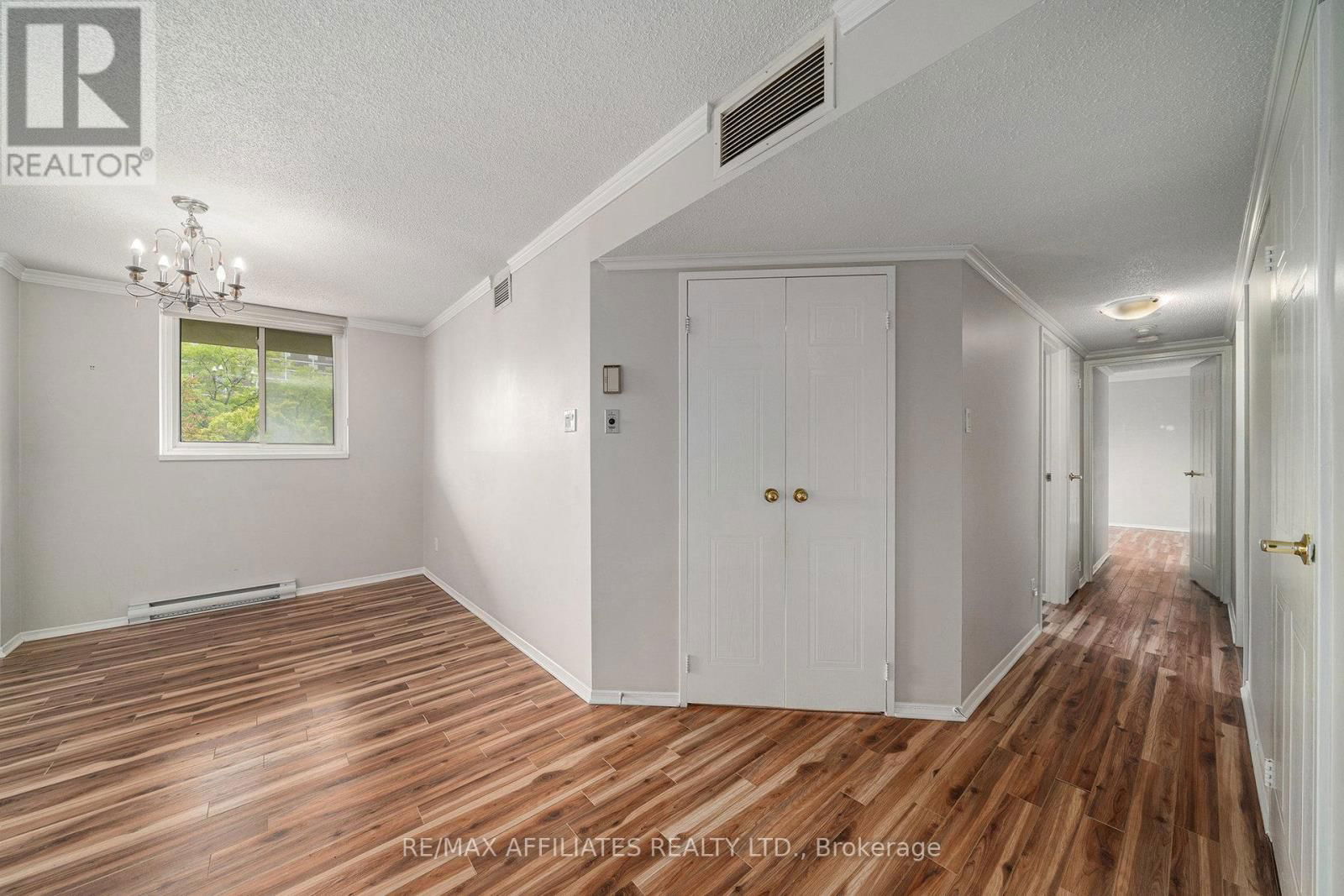 211 - 1705 PLAYFAIR DRIVE Image 12