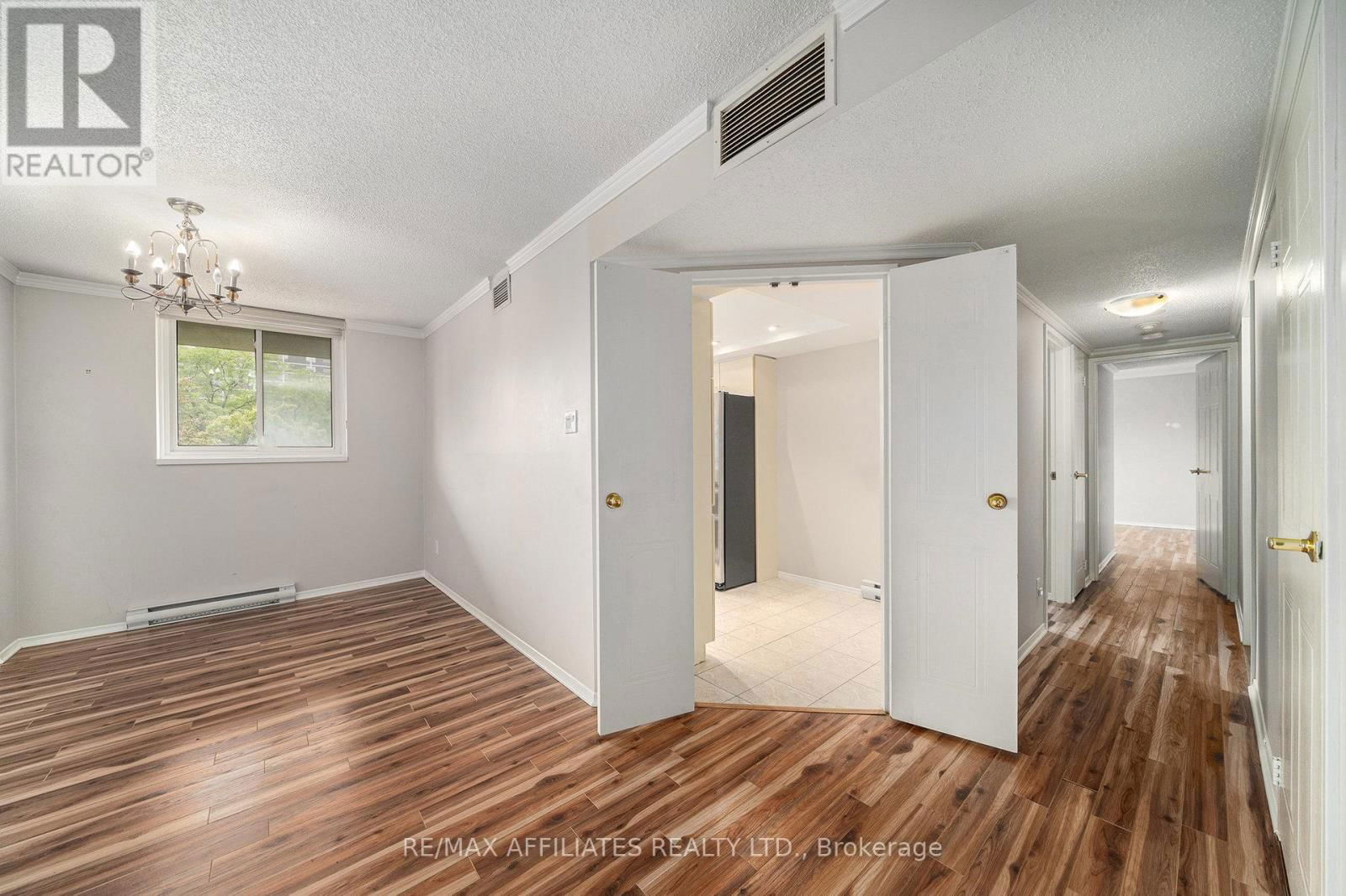 211 - 1705 PLAYFAIR DRIVE Image 13