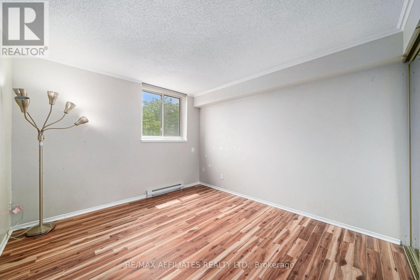 211 - 1705 PLAYFAIR DRIVE Image 15