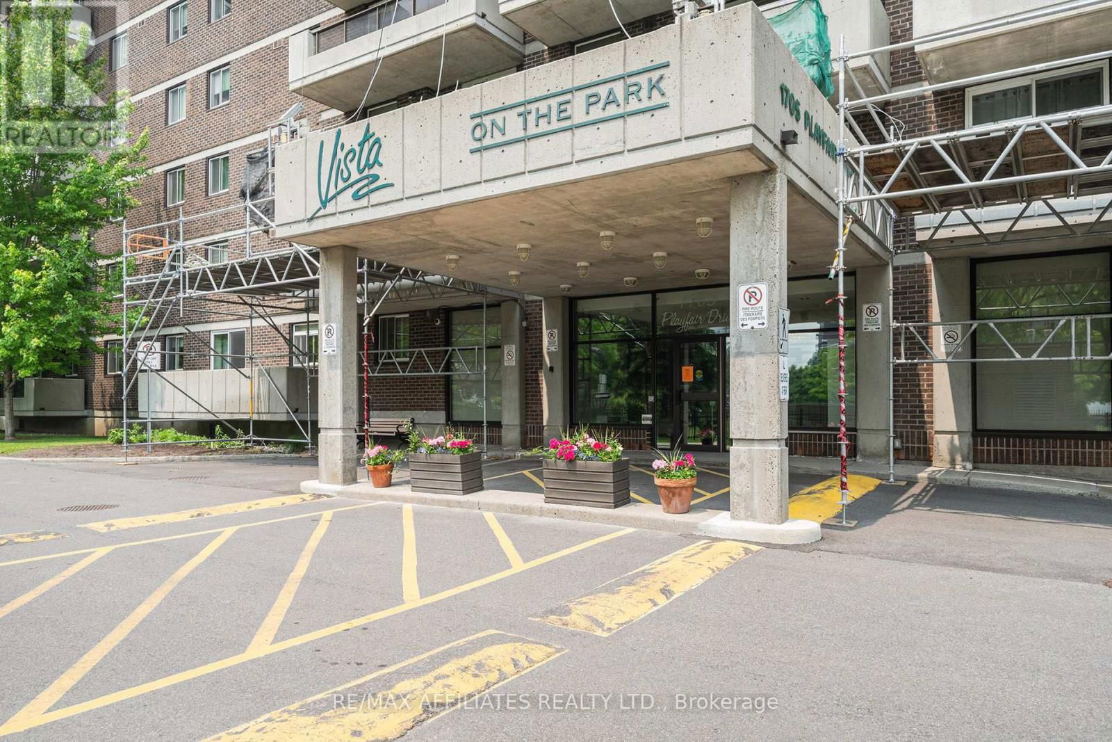 211 - 1705 PLAYFAIR DRIVE Image 2