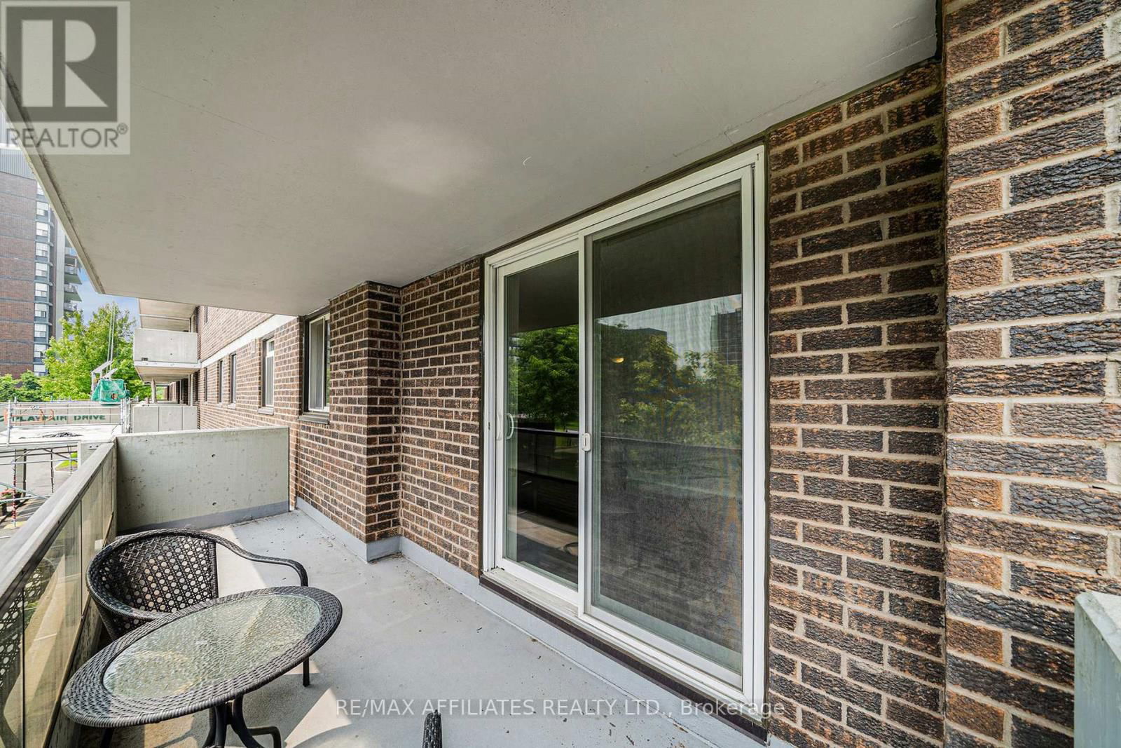 211 - 1705 PLAYFAIR DRIVE Image 20