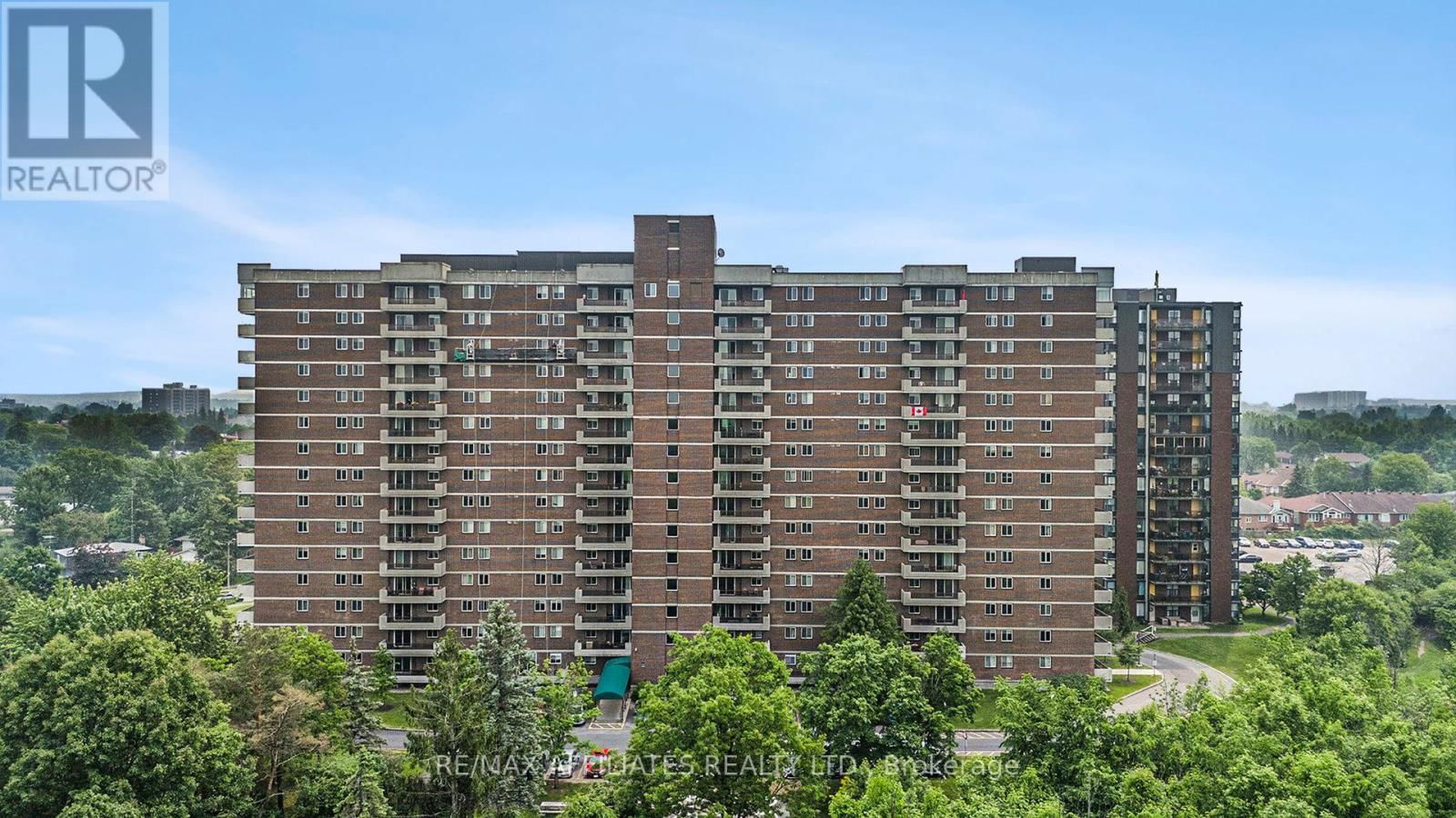 211 - 1705 PLAYFAIR DRIVE Image 27