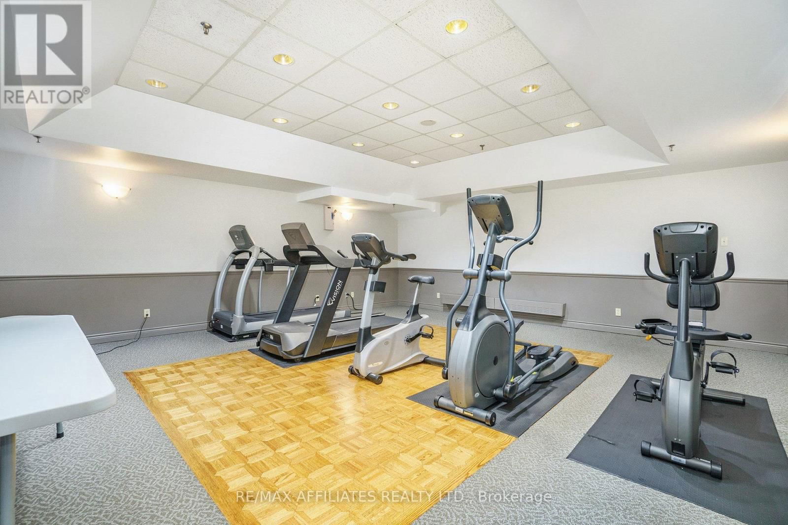 211 - 1705 PLAYFAIR DRIVE Image 30