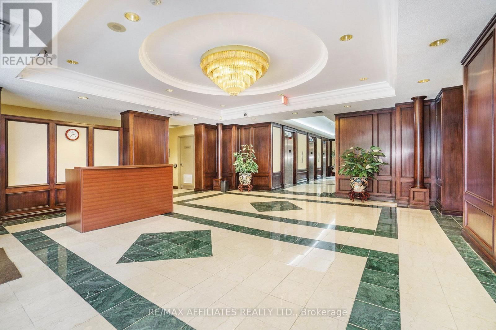211 - 1705 PLAYFAIR DRIVE Image 32
