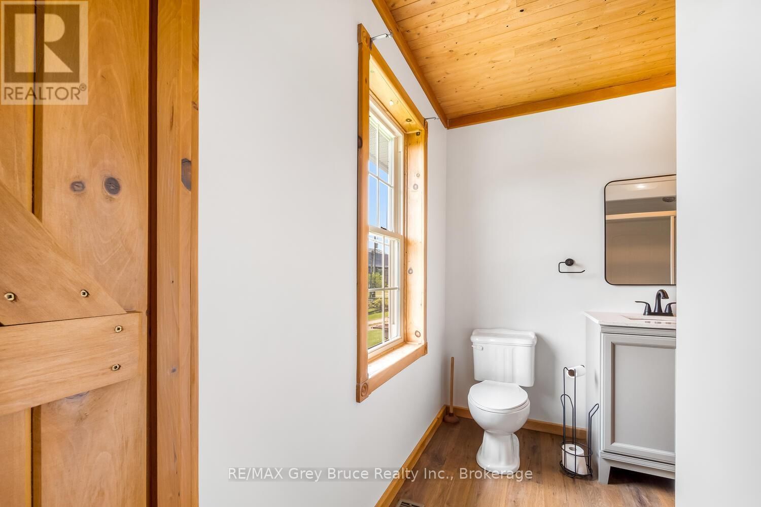 402622 GREY 17 ROAD Image 17