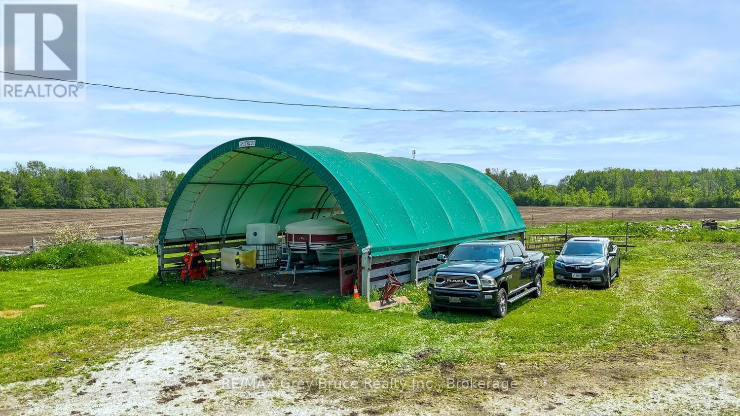 402622 GREY 17 ROAD Image 35