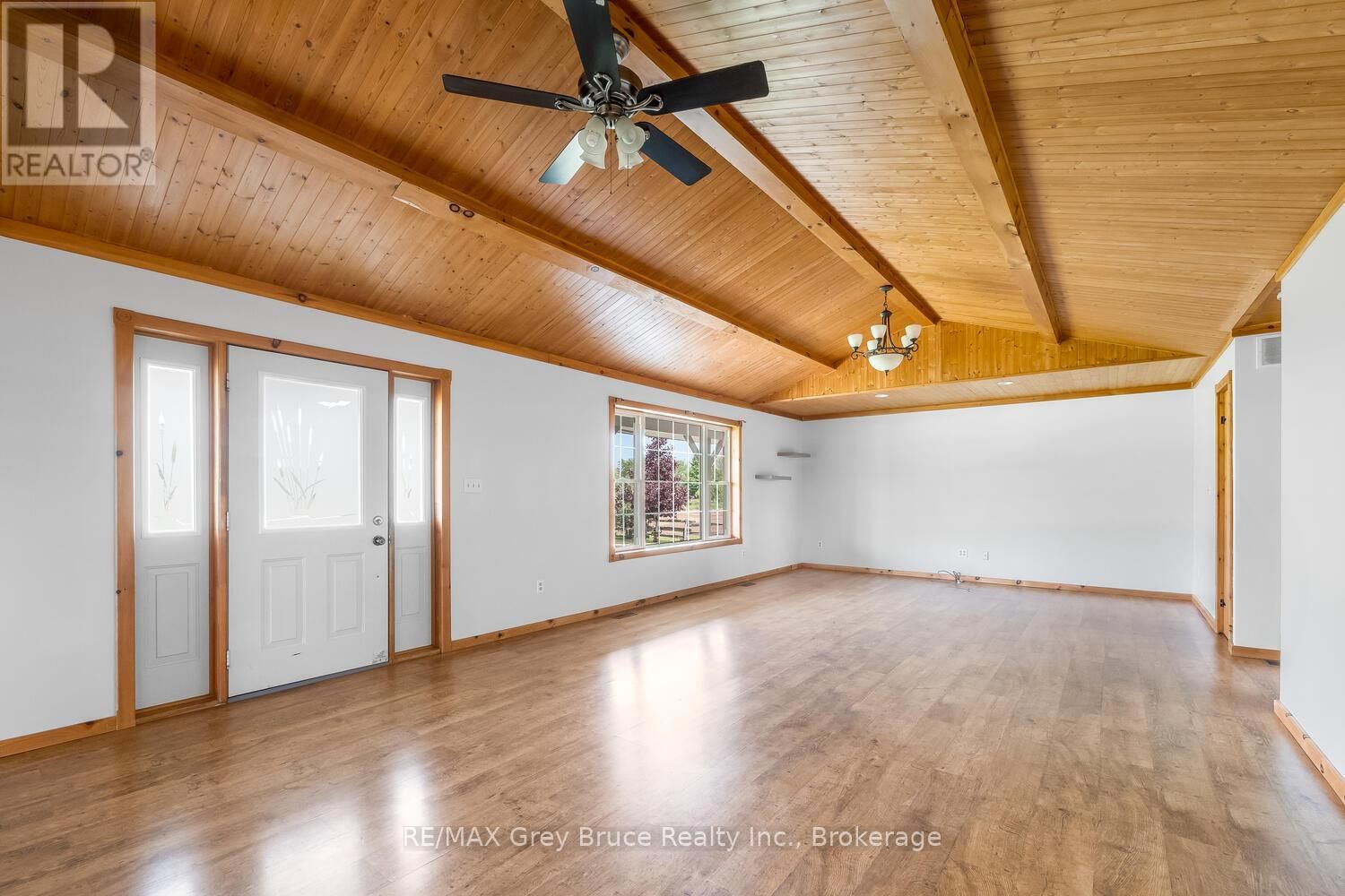 402622 GREY 17 ROAD Image 6
