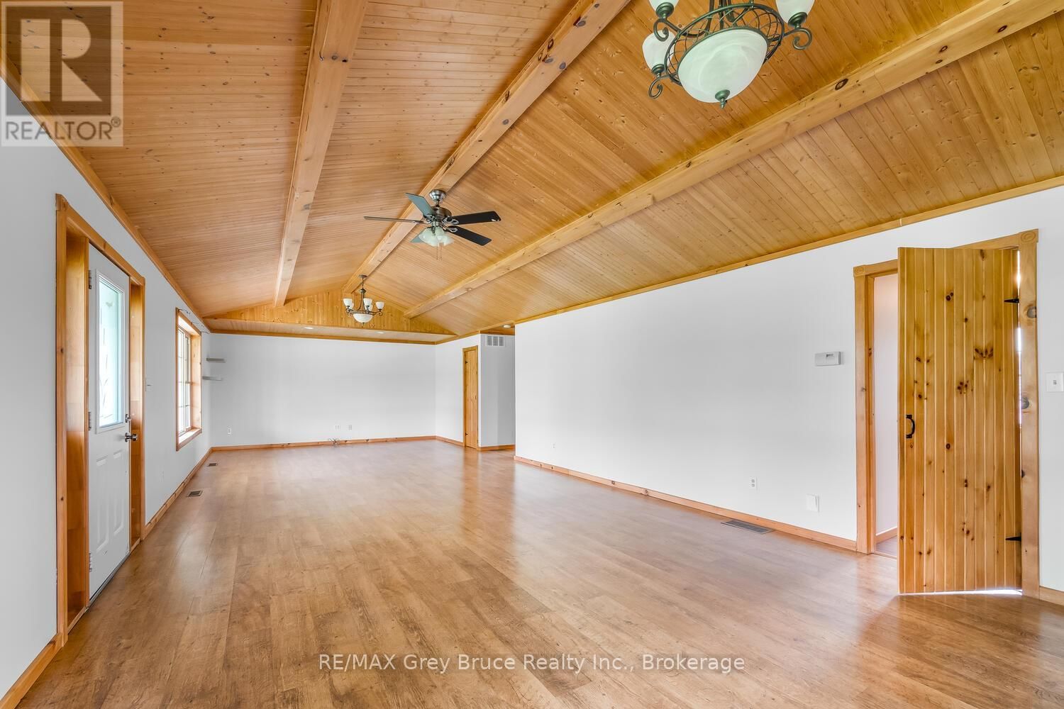402622 GREY 17 ROAD Image 7