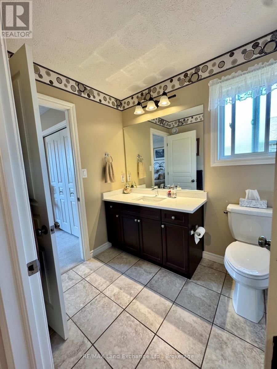 210 STICKEL STREET Image 15