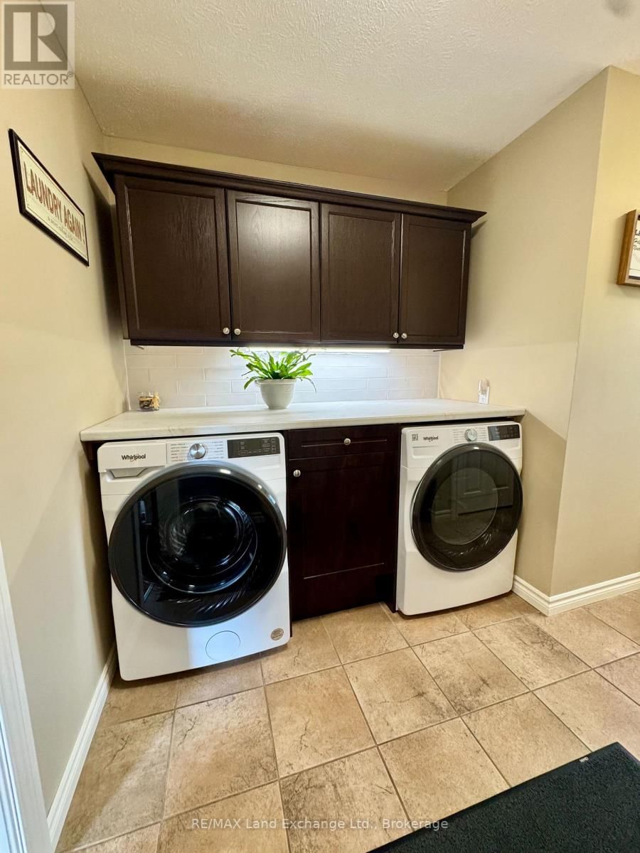 210 STICKEL STREET Image 19