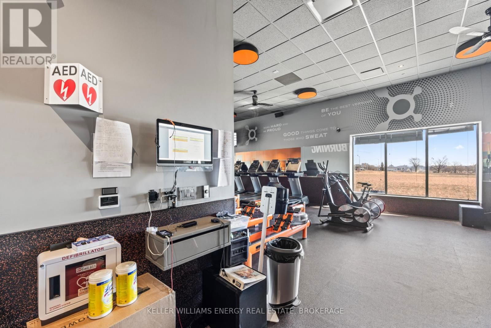 6B - 500 GARDINERS ROAD Image 34