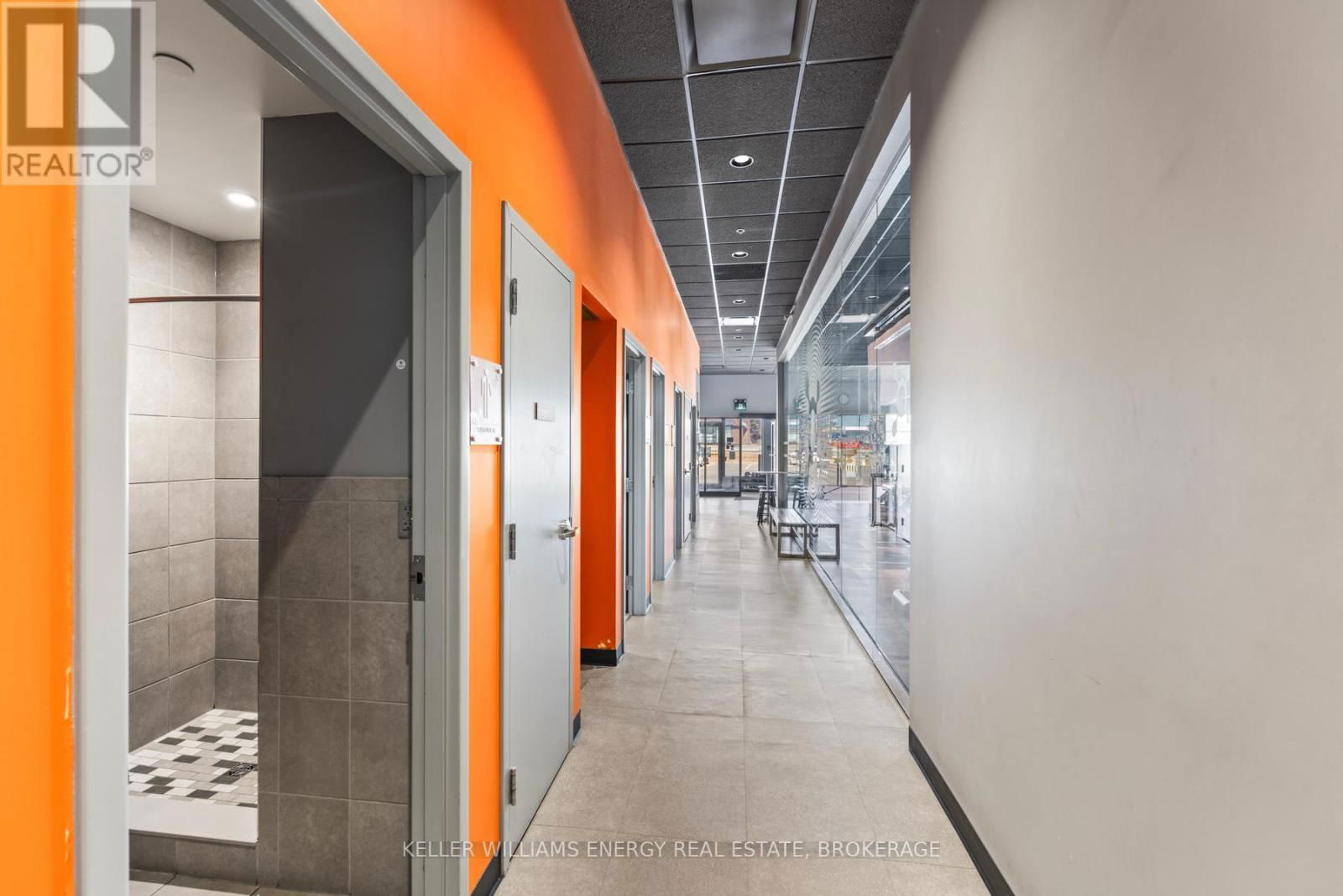 6B - 500 GARDINERS ROAD Image 35