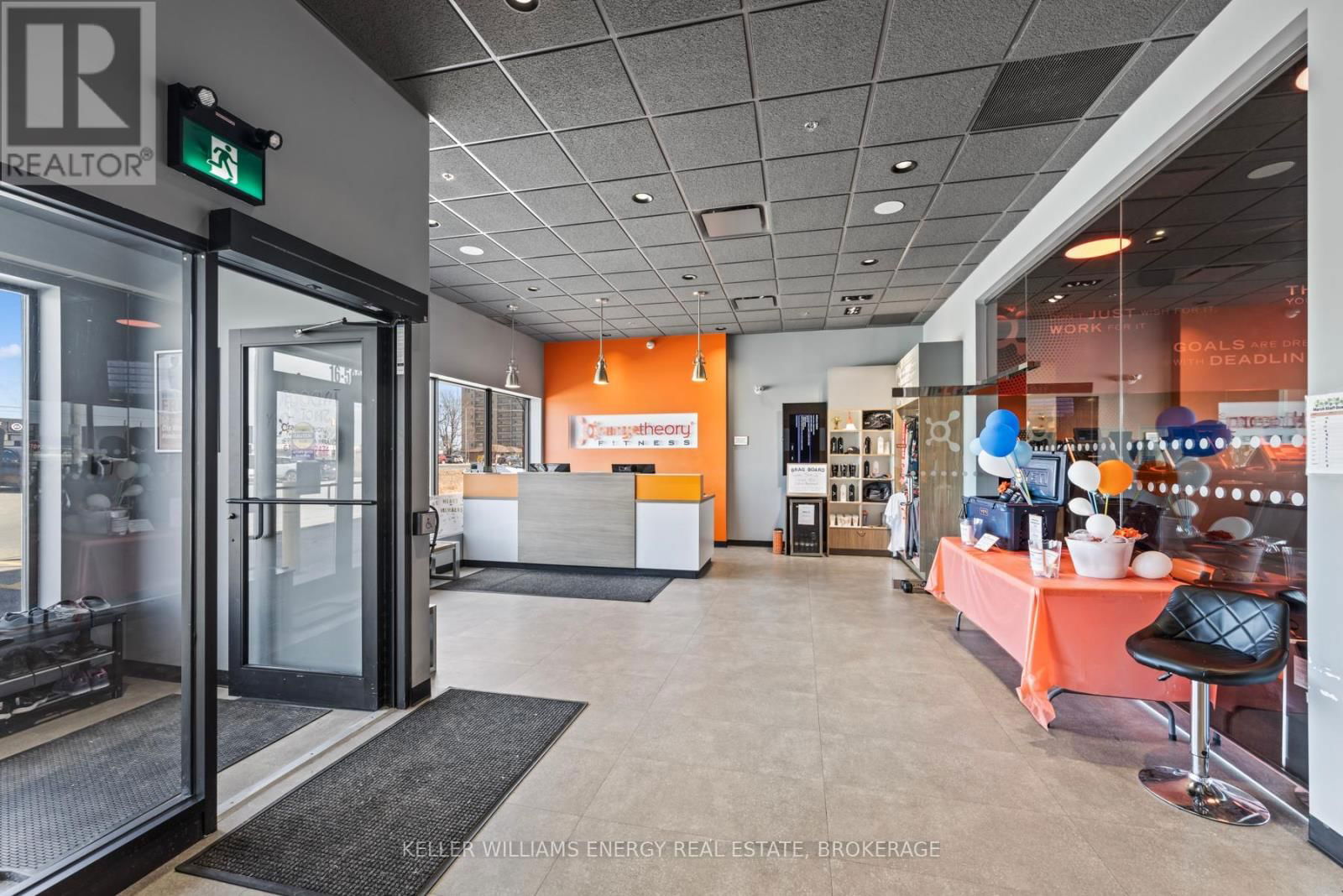 6B - 500 GARDINERS ROAD Image 6