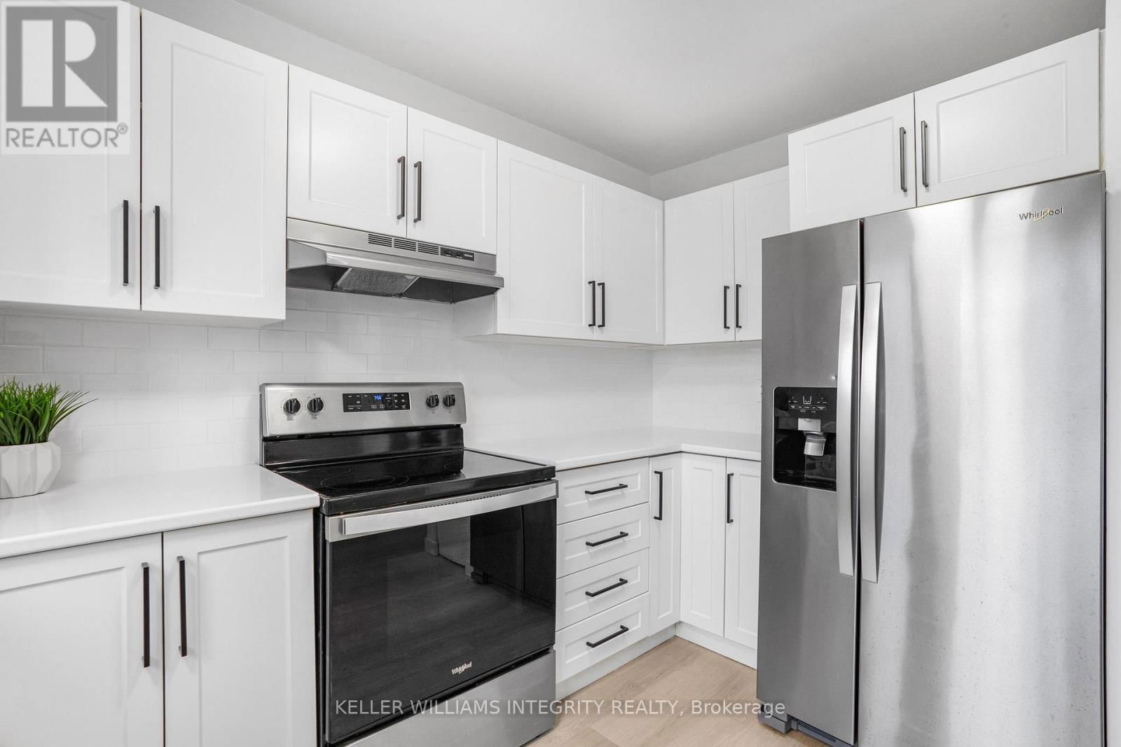 5 - 1936 RIVIERA TERRACE Image 18