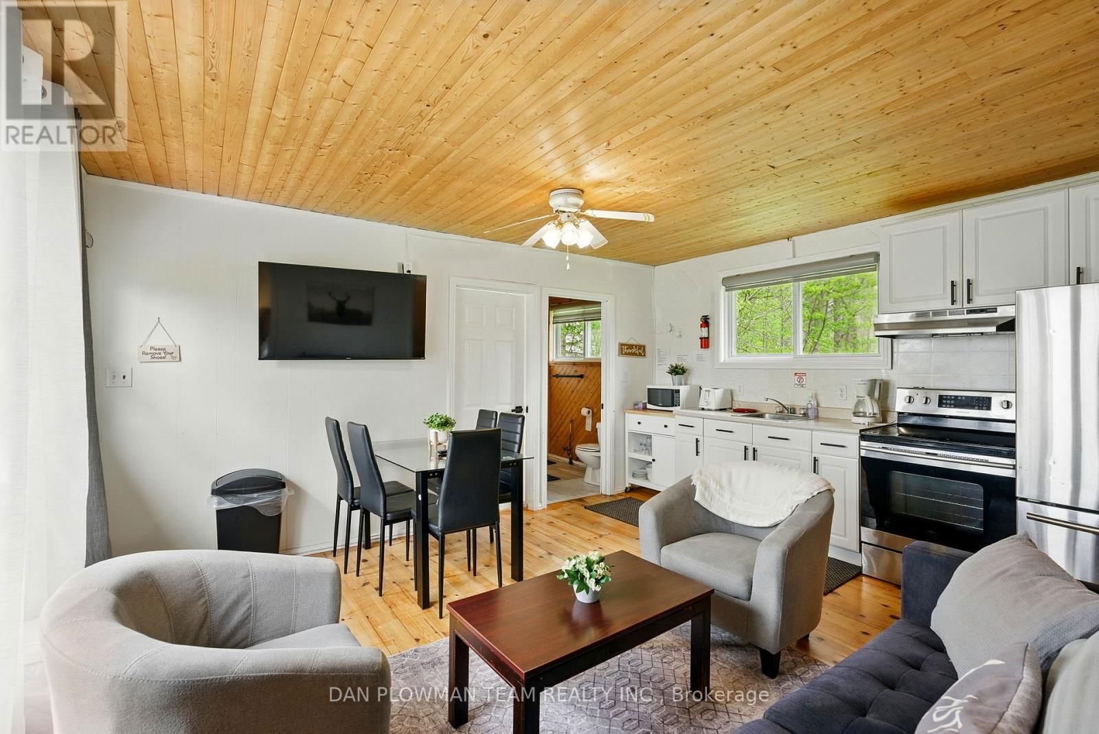 184/189 CHAPMAN DRIVE Image 20