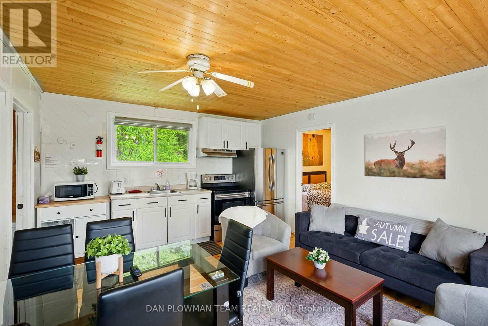 184/189 CHAPMAN DRIVE Image 21