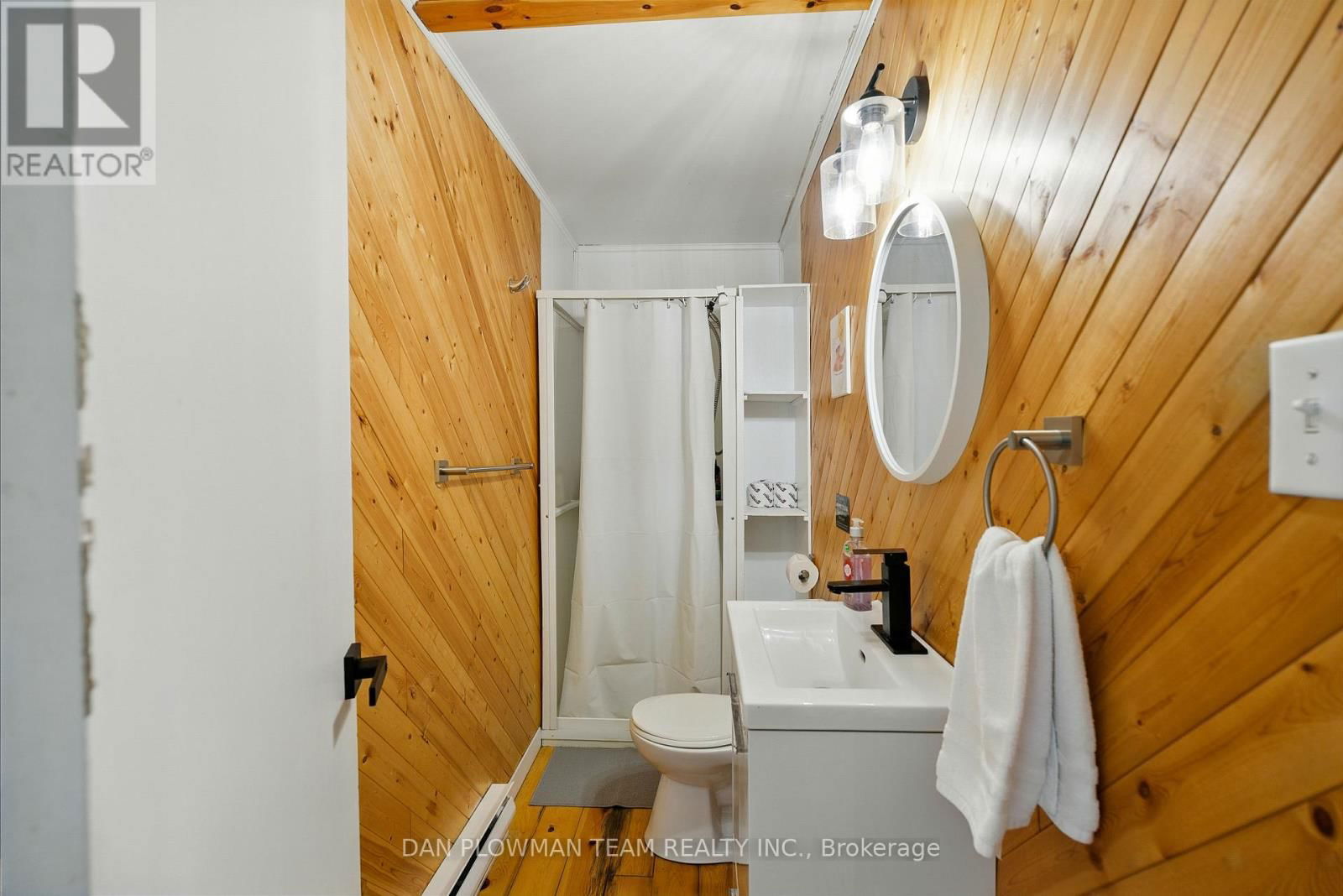 184/189 CHAPMAN DRIVE Image 29