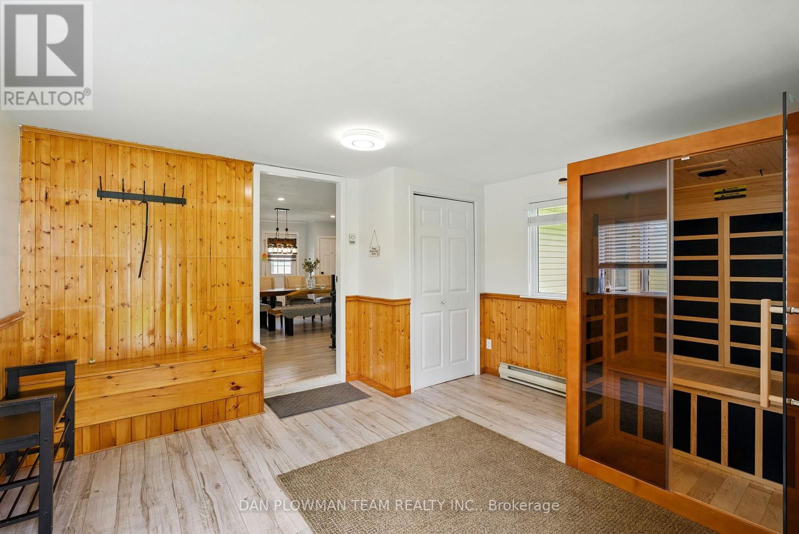 184/189 CHAPMAN DRIVE Image 35
