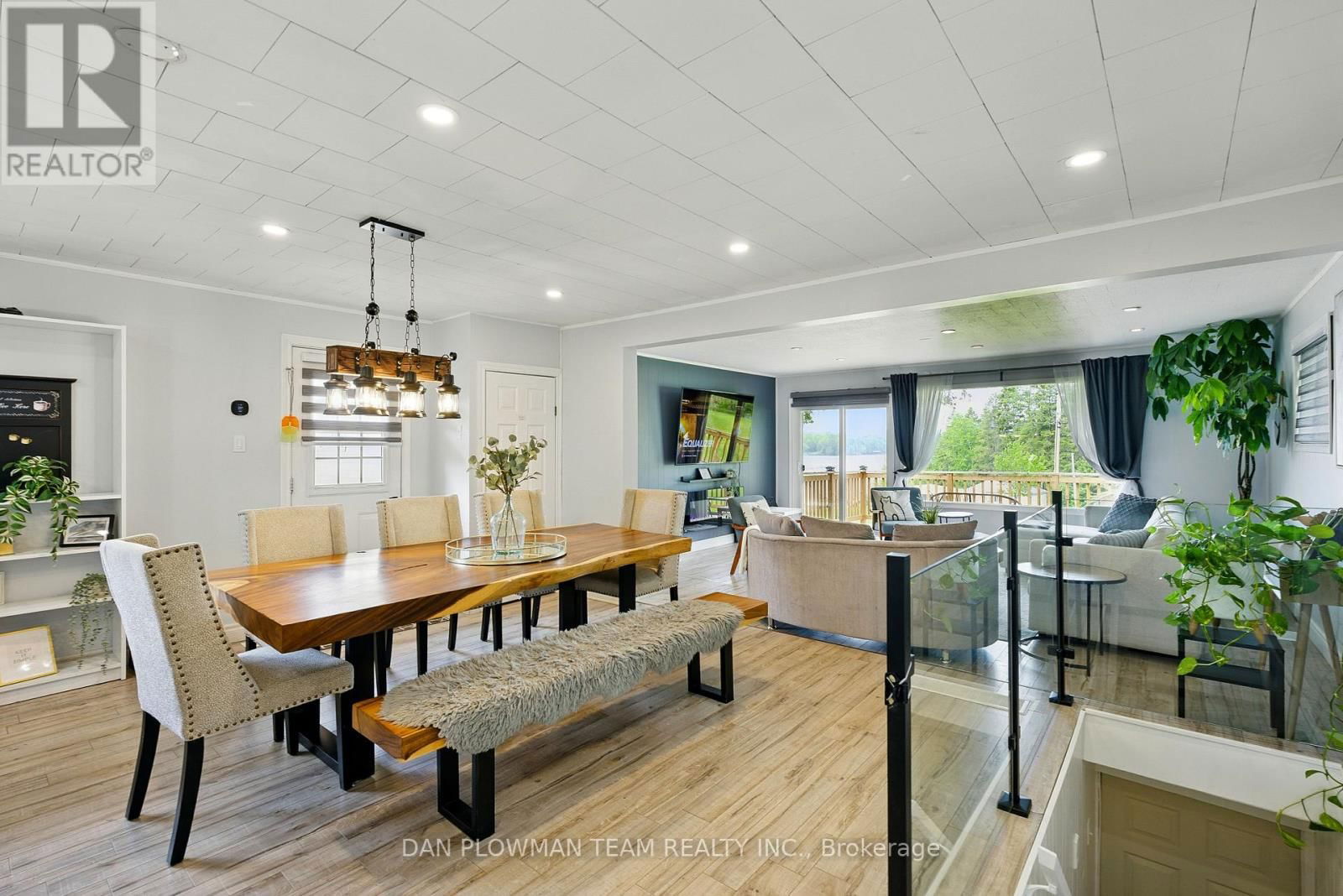 184/189 CHAPMAN DRIVE Image 37