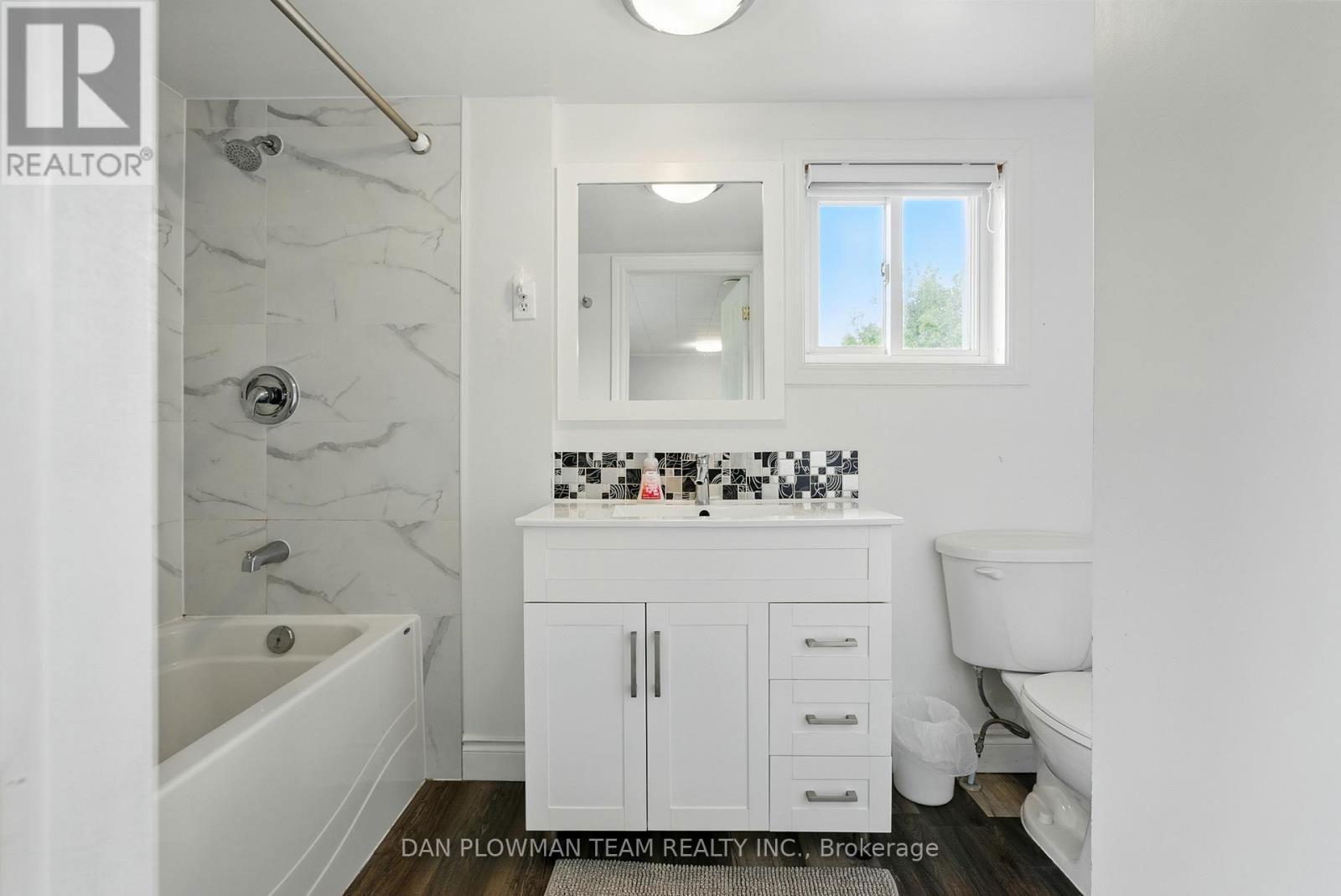 184/189 CHAPMAN DRIVE Image 43