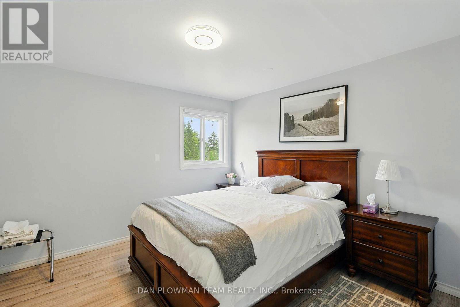 184/189 CHAPMAN DRIVE Image 44