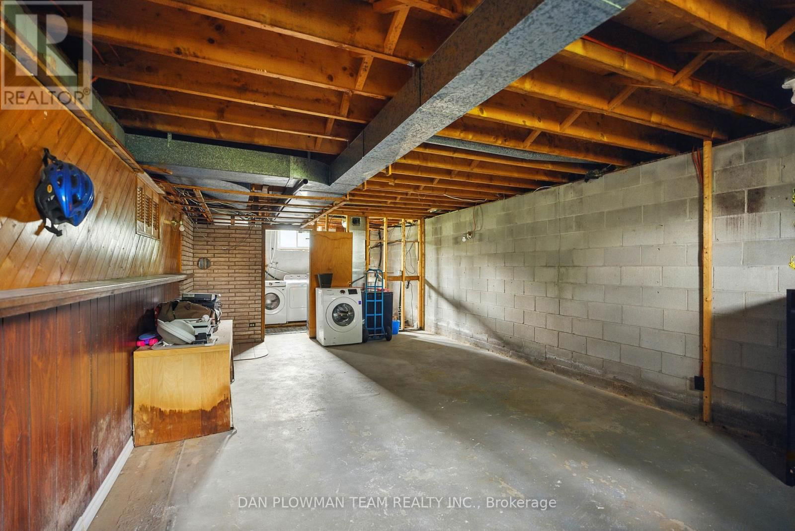 184/189 CHAPMAN DRIVE Image 46