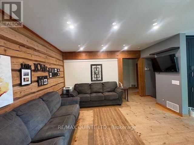 1403B CROOKSTON ROAD Image 19