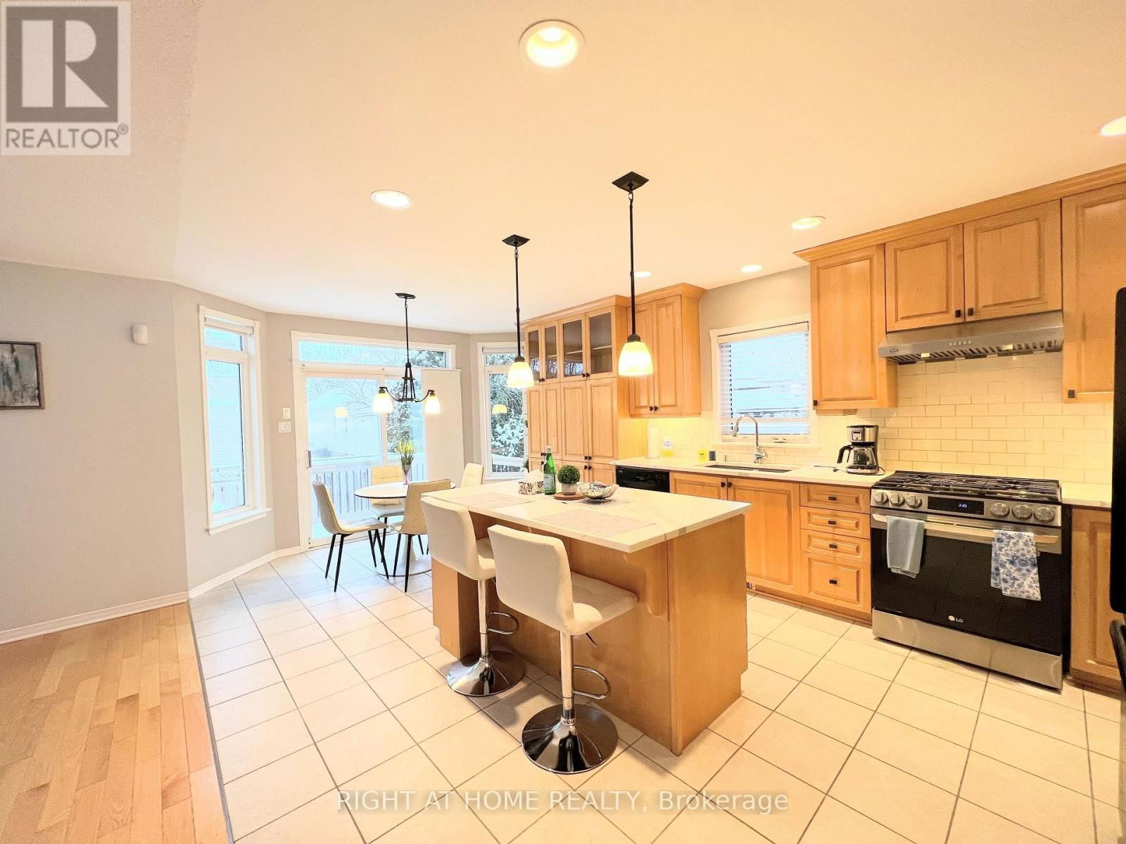 31 FORILLON CRESCENT Image 12
