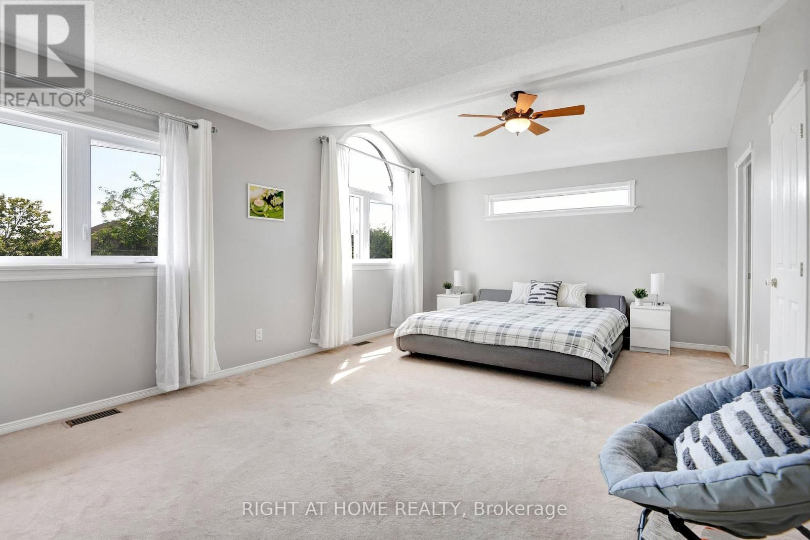 31 FORILLON CRESCENT Image 25