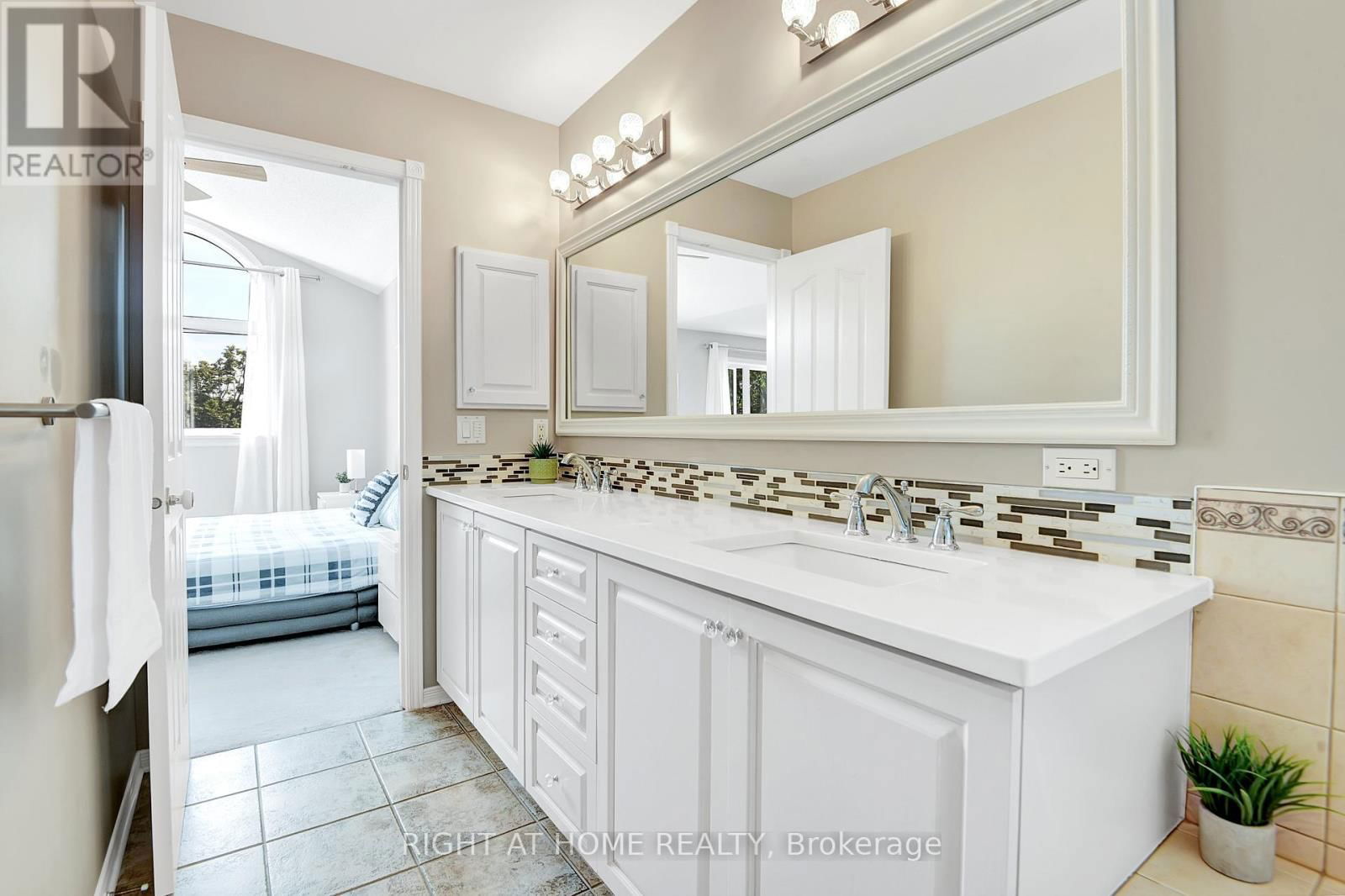 31 FORILLON CRESCENT Image 26