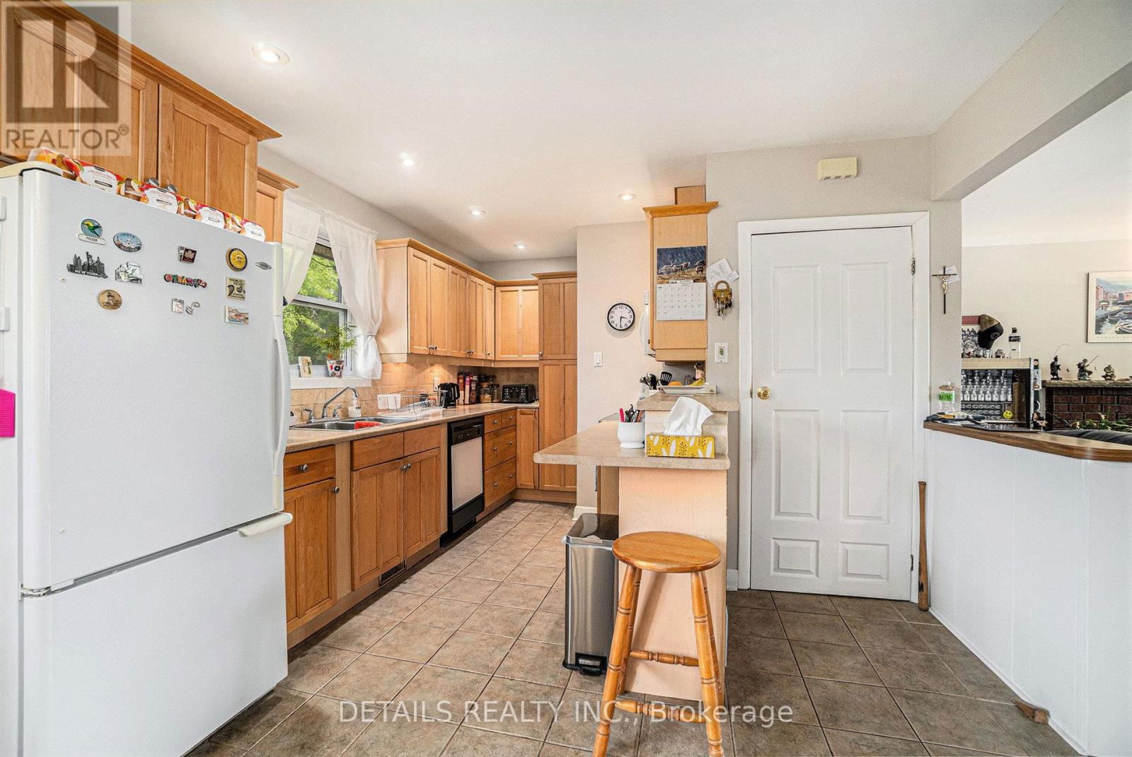 39 ROUNDHAY DRIVE Image 10